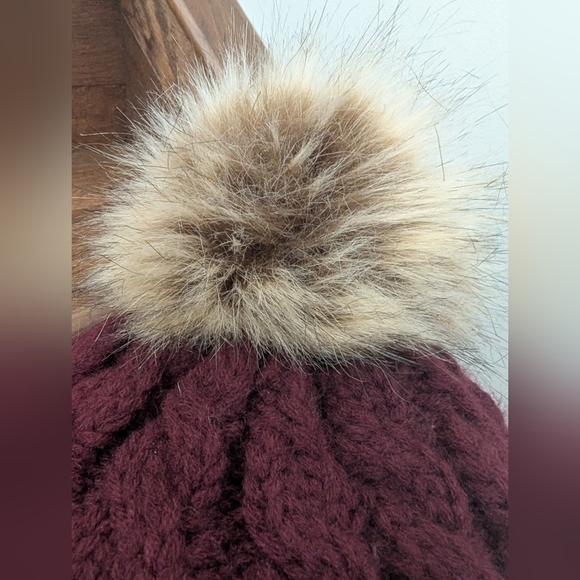 Women's Cable Knit Faux Fur Pom Bobble Hat in the Classical Bordeaux OS - Picture 6 of 9